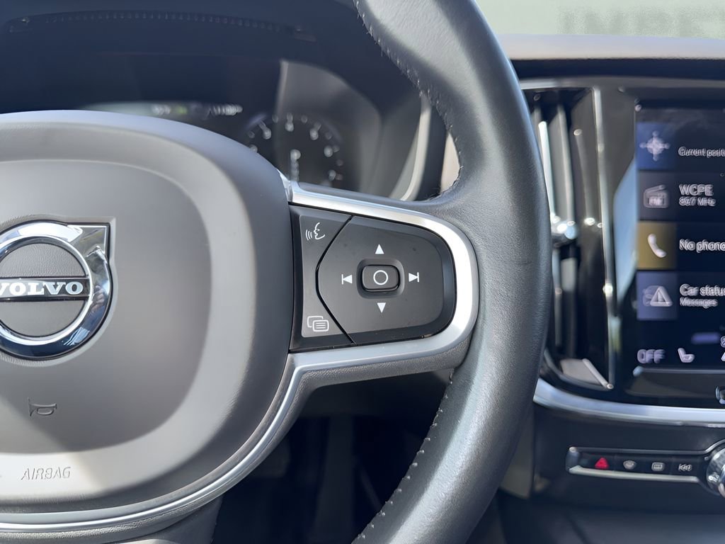 Used 2021 Volvo S60 T5 Momentum image 16