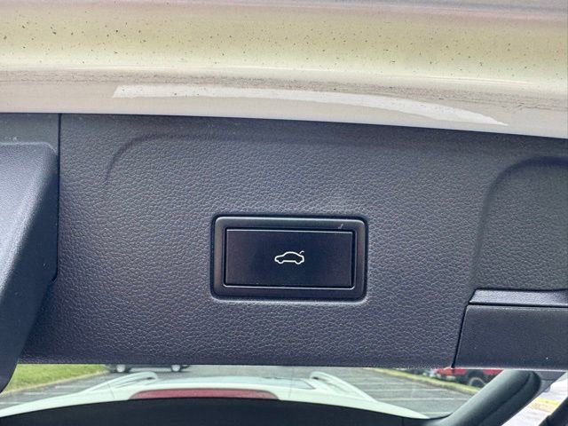 Used 2018 Volkswagen Atlas SEL AWD/4WD image 11