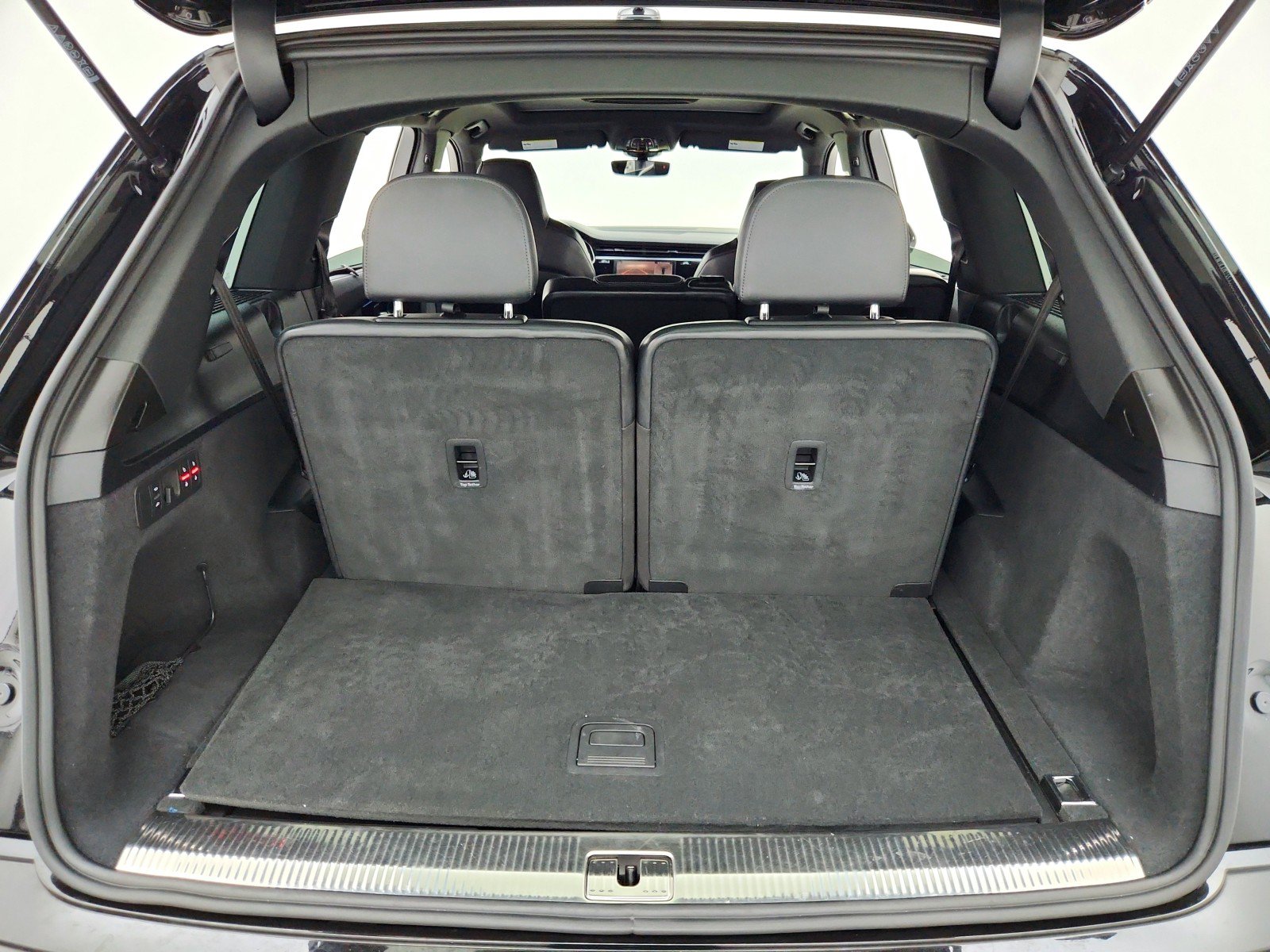 Used 2022 Audi SQ7 Premium Plus AWD/4WD image 34