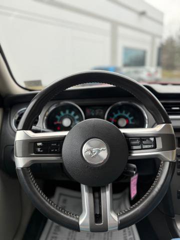 Used 2010 Ford Mustang Coupe image 16