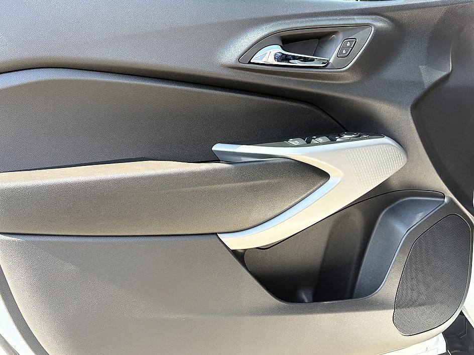 New 2026 Chevrolet Trax RS FWD image 13