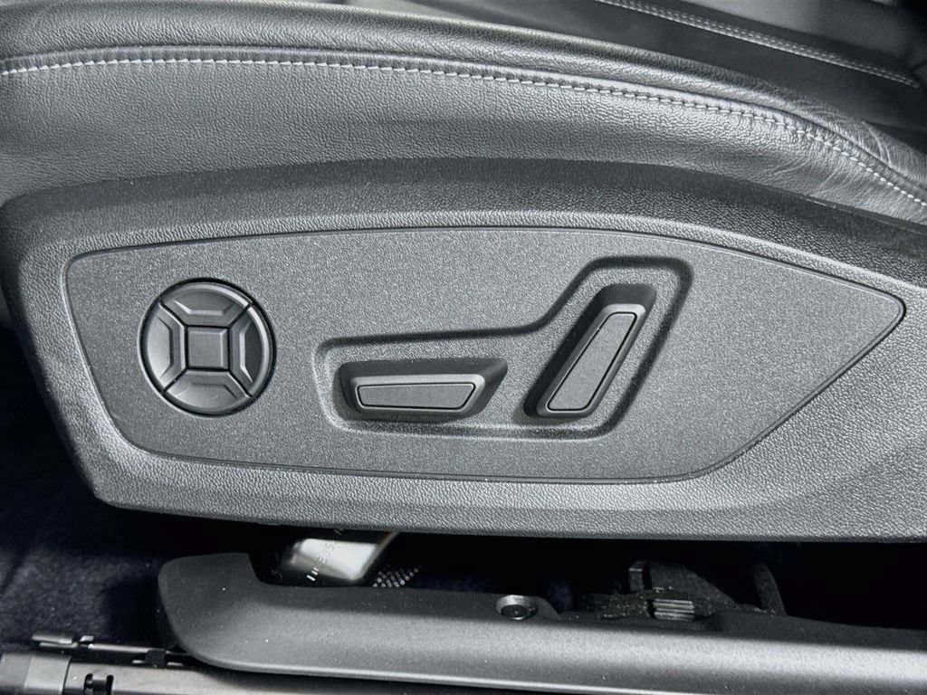 Used 2023 Audi Q4 e-tron Premium Plus RWD image 18