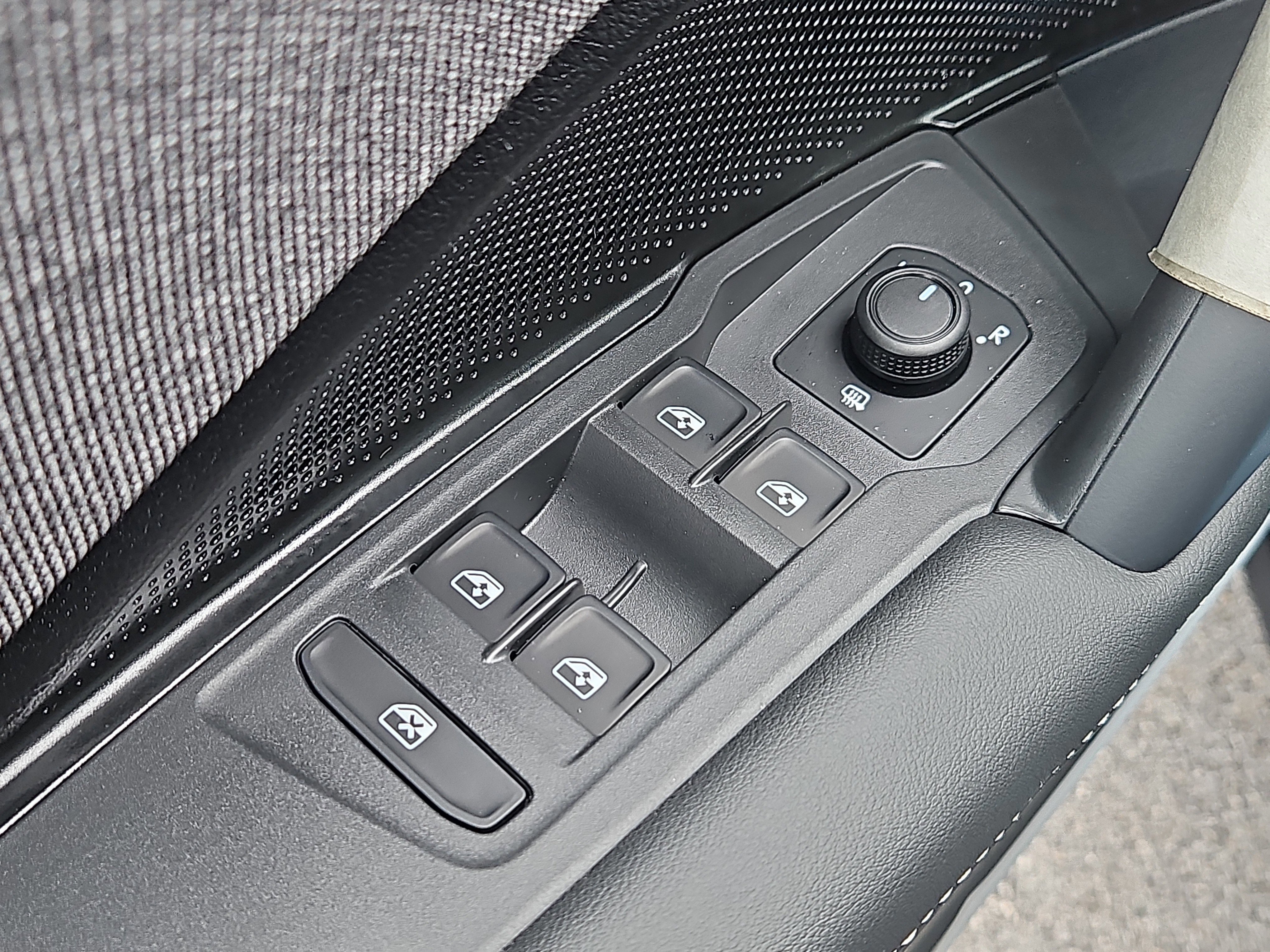 New 2026 Volkswagen Tiguan S image 6