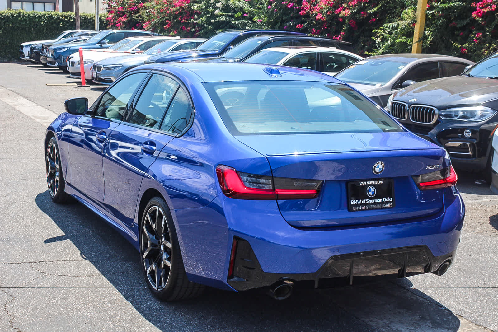 Used 2026 BMW 330i Sedan w/ M Sport Package RWD image 6
