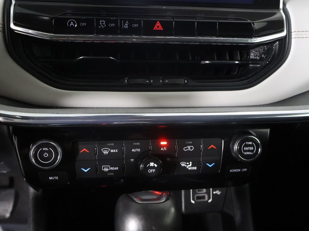 Used 2022 Jeep Compass Limited AWD/4WD image 41