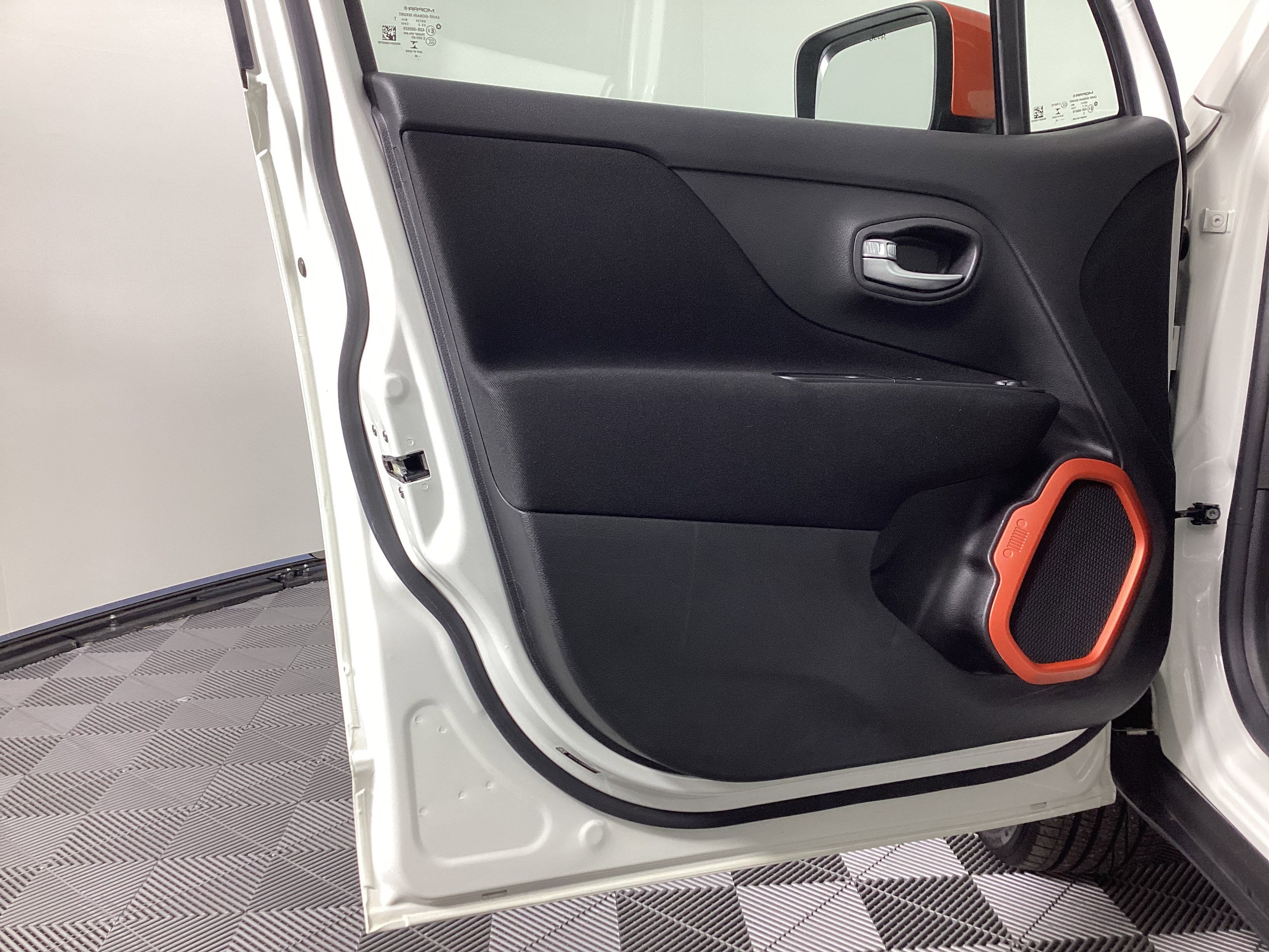 Used 2020 Jeep Renegade Latitude image 26