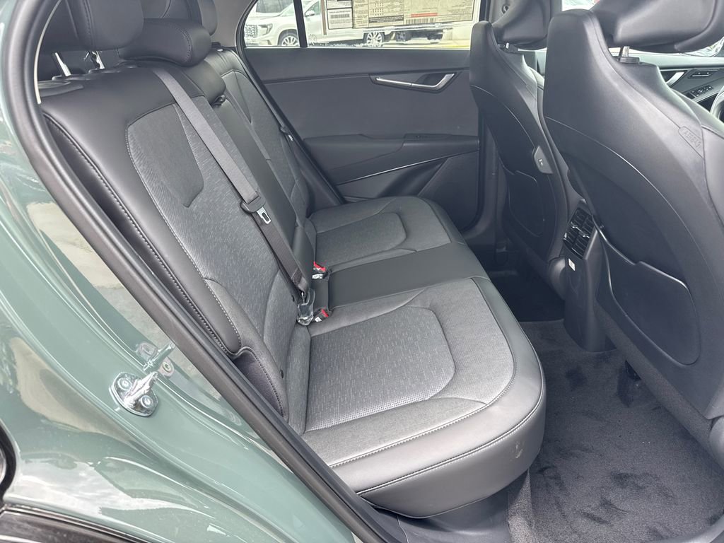 New 2025 Kia Niro SX Touring image 15