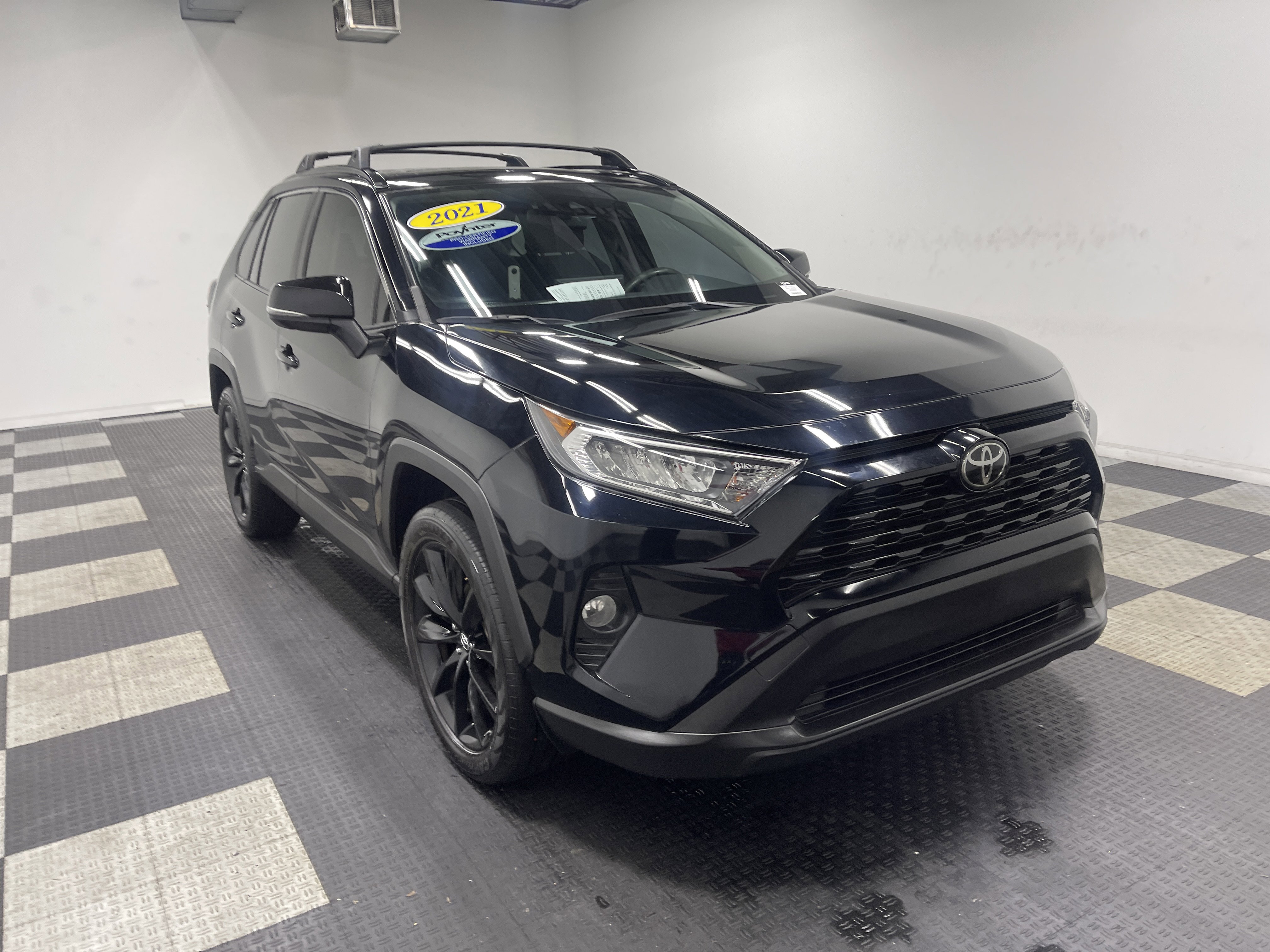 Used 2021 Toyota RAV4 XLE image 6