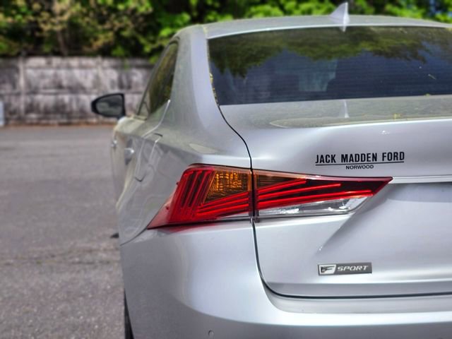 Used 2019 Lexus IS 300 AWD image 9
