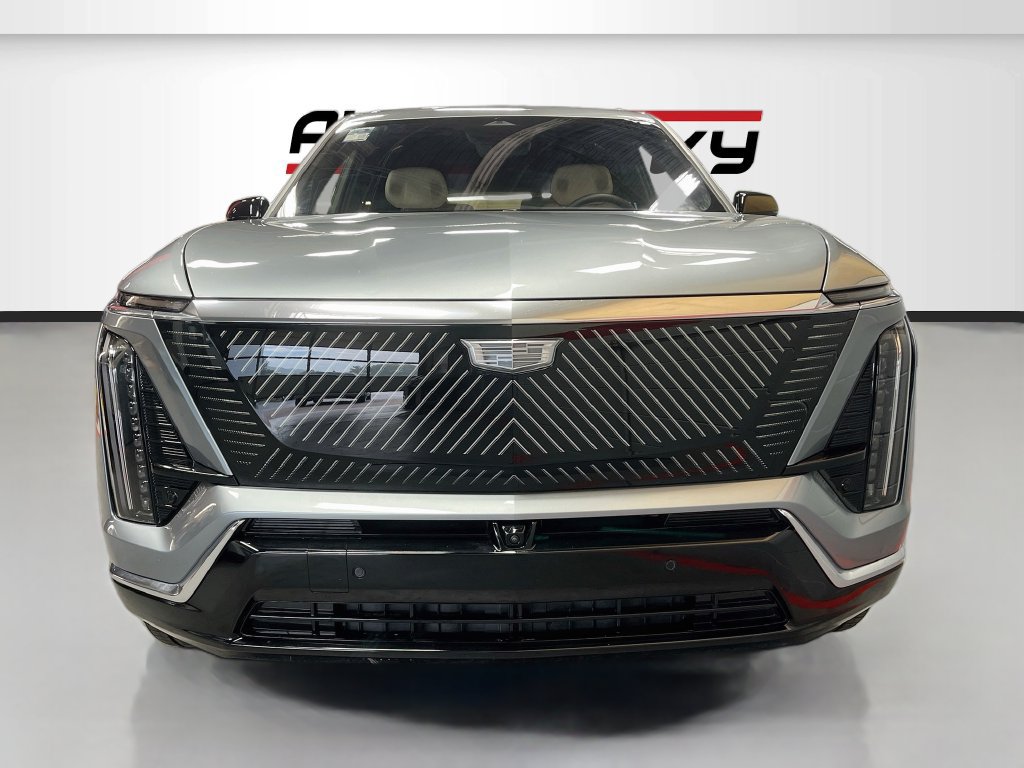 Used 2026 Cadillac Vistiq Luxury AWD/4WD image 2