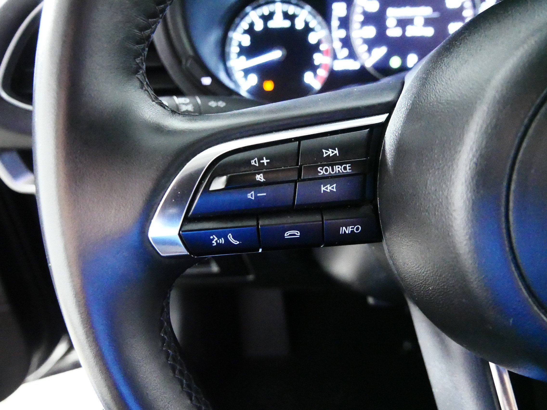 Used 2025 MAZDA MAZDA3 s FWD image 27