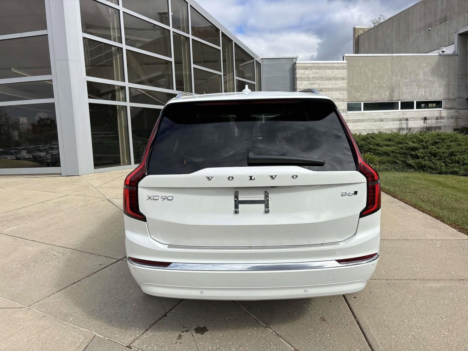 New 2026 Volvo XC90 B6 Plus w/ Protection Package Premier image 6