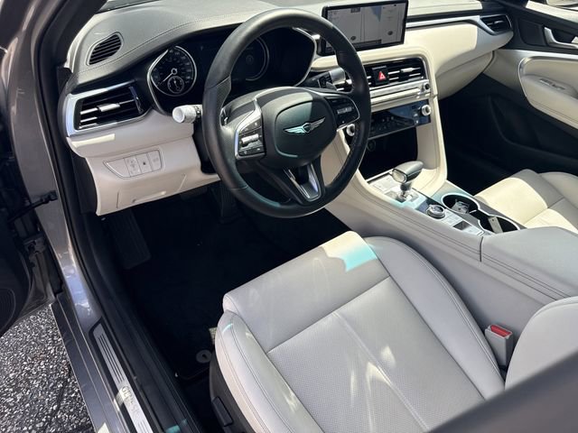 Used 2025 Genesis G70 2.5T image 10