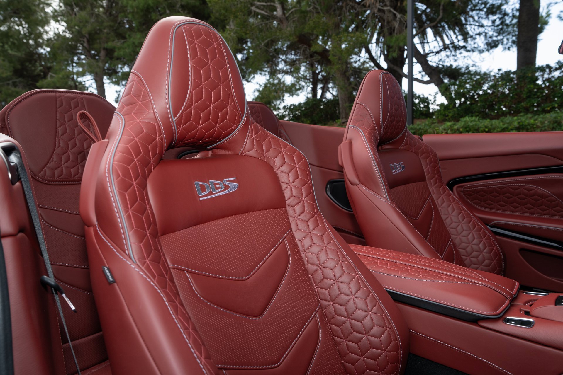 Used 2021 Aston Martin DBS Superleggera Volante image 19