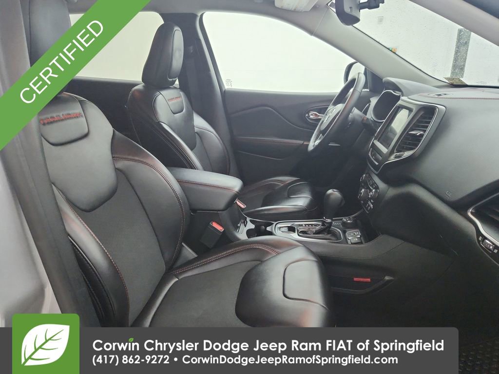 Used 2019 Jeep Cherokee Trailhawk w/ Comfort/Convenience Group image 32