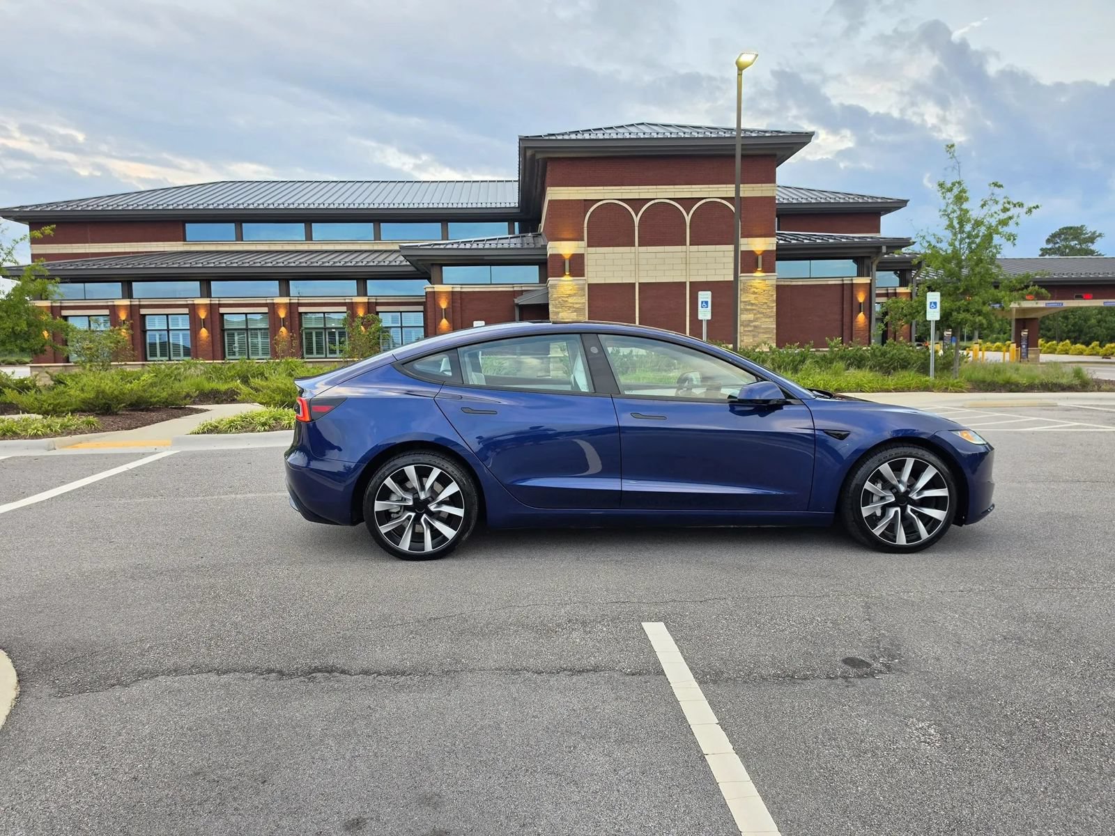 Used 2025 Tesla Model 3 RWD image 4
