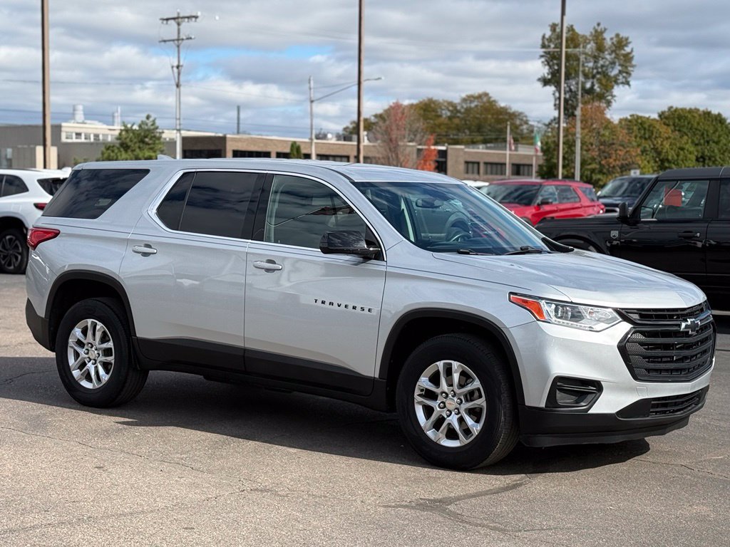 Used 2019 Chevrolet Traverse LS w/ LPO, Blackout Package FWD image 25