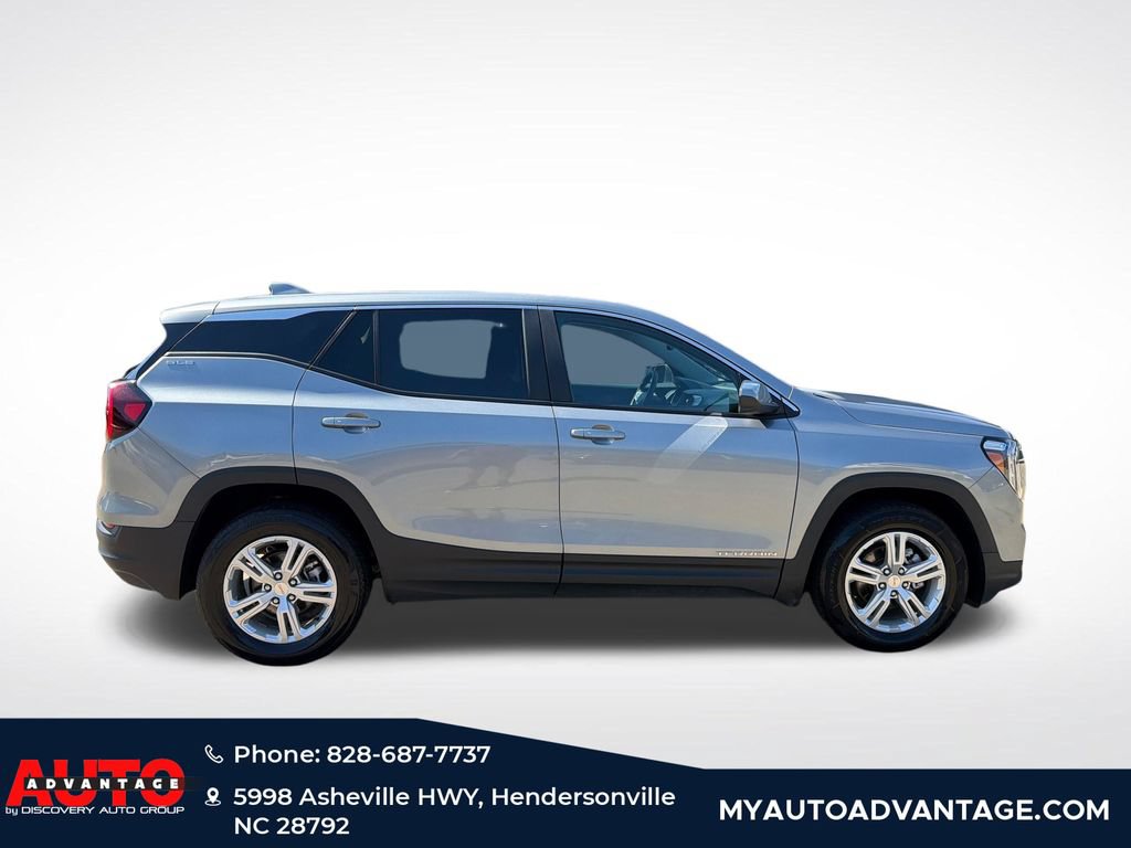 Used 2024 GMC Terrain SLE AWD/4WD image 4