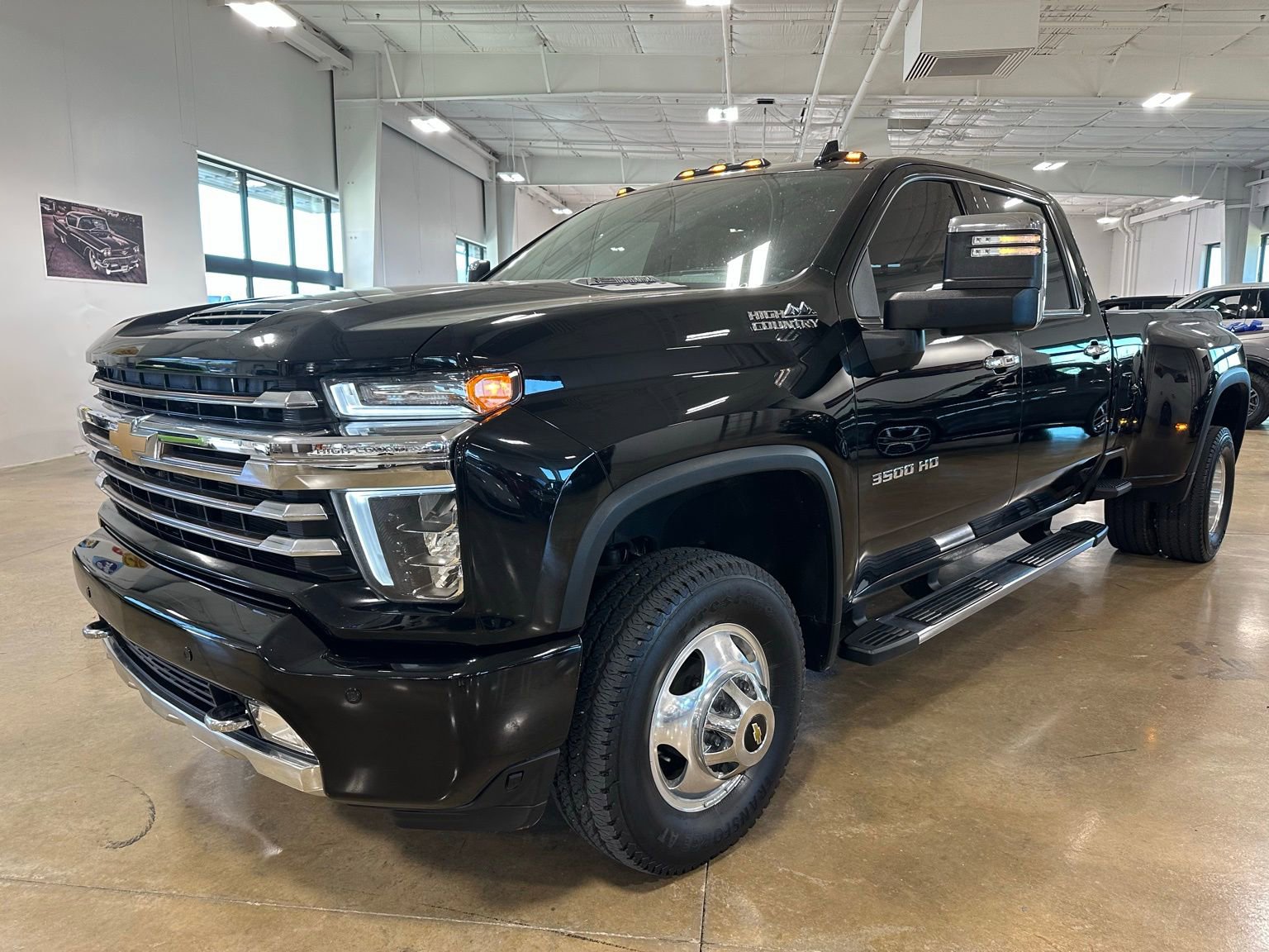 Used 2021 Chevrolet Silverado 3500 High Country image 3