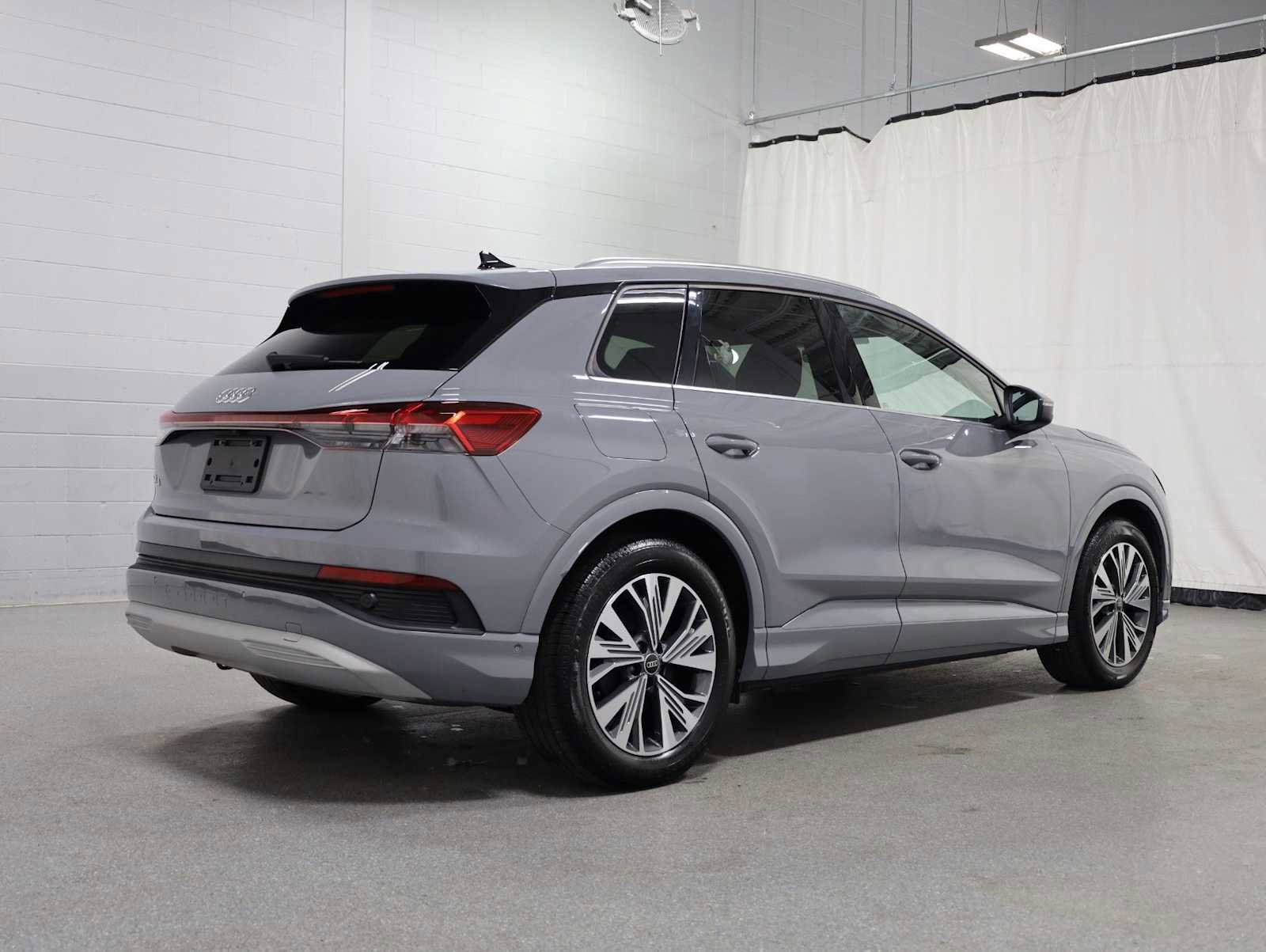 Used 2023 Audi Q4 e-tron Premium Plus w/ Premium Plus RWD image 9