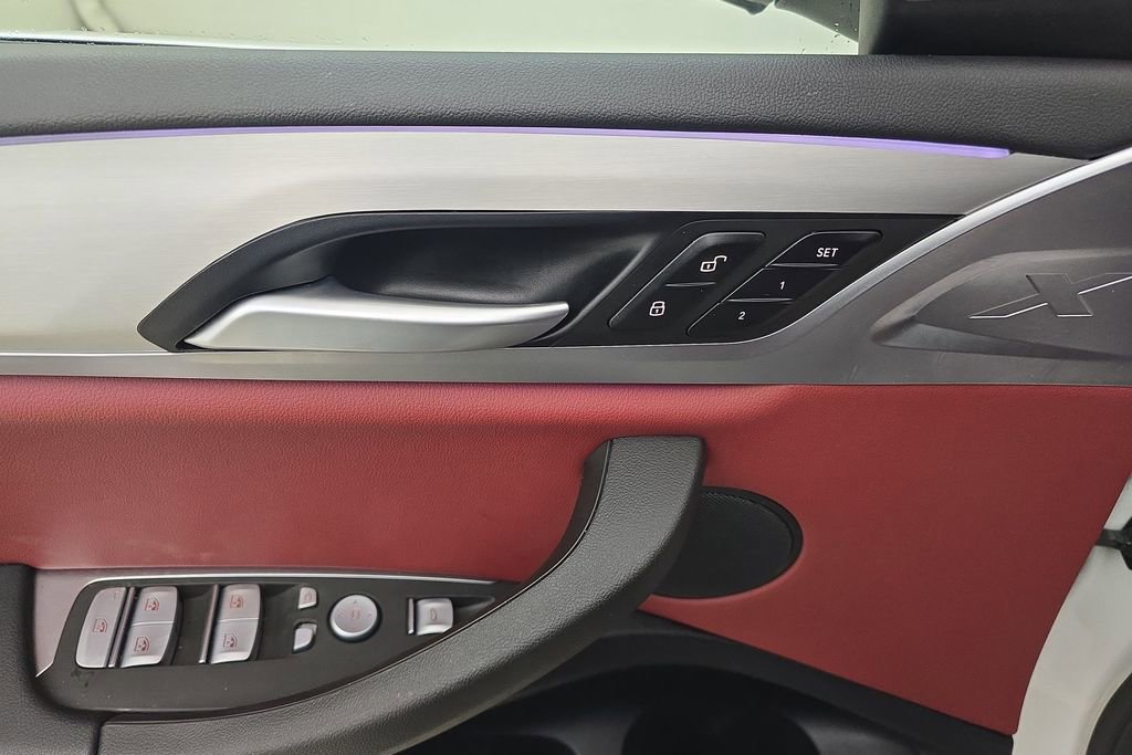 Certified 2025 BMW X4 xDrive30i w/ Premium Package image 14