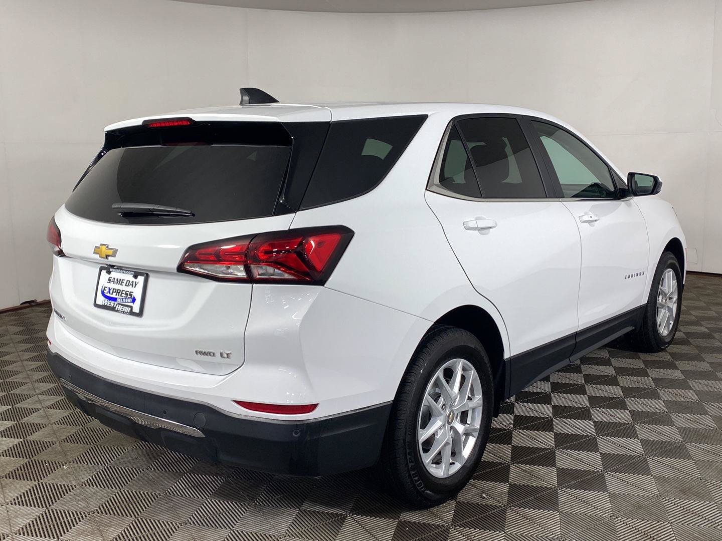 Used 2023 Chevrolet Equinox LT AWD/4WD image 24