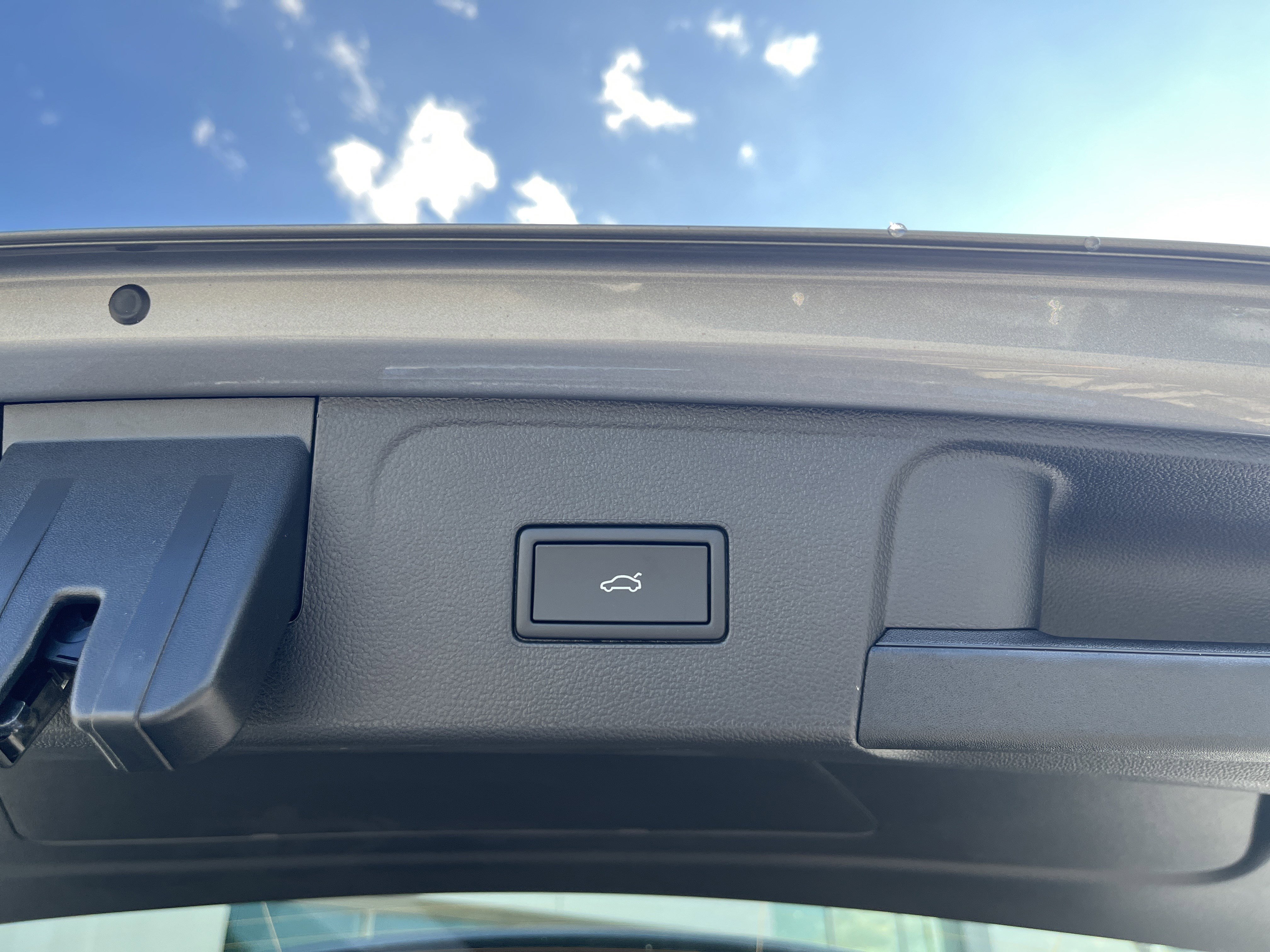 New 2026 Volkswagen Atlas SE image 11