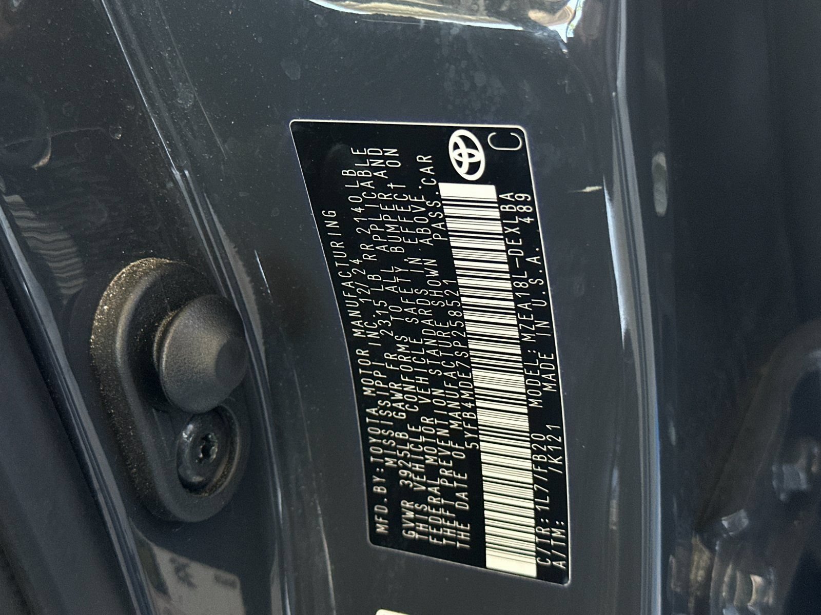 Used 2025 Toyota Corolla LE FWD image 27