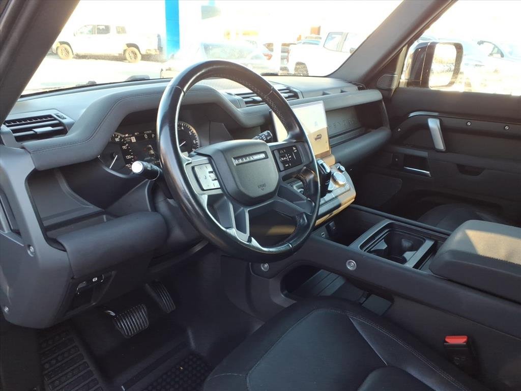 Used 2023 Land Rover Defender 110 X-Dynamic SE image 12
