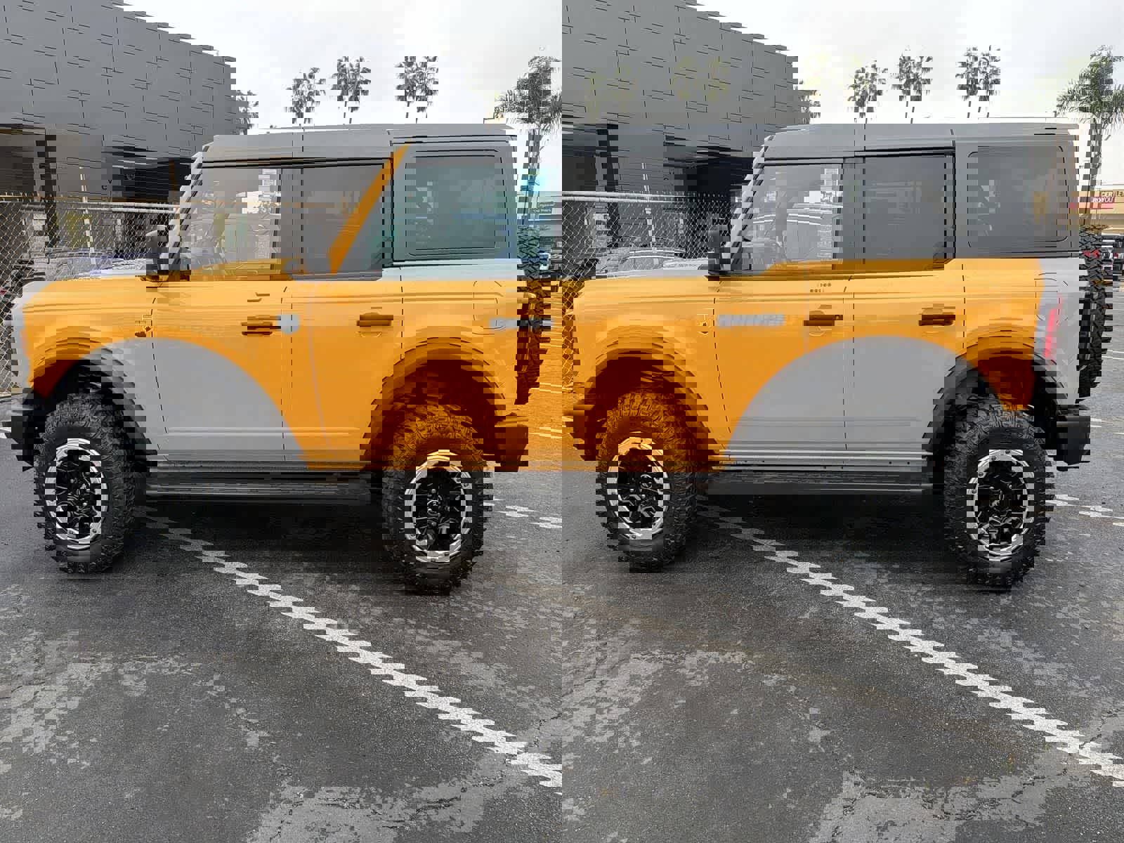 Used 2022 Ford Bronco Big Bend image 3