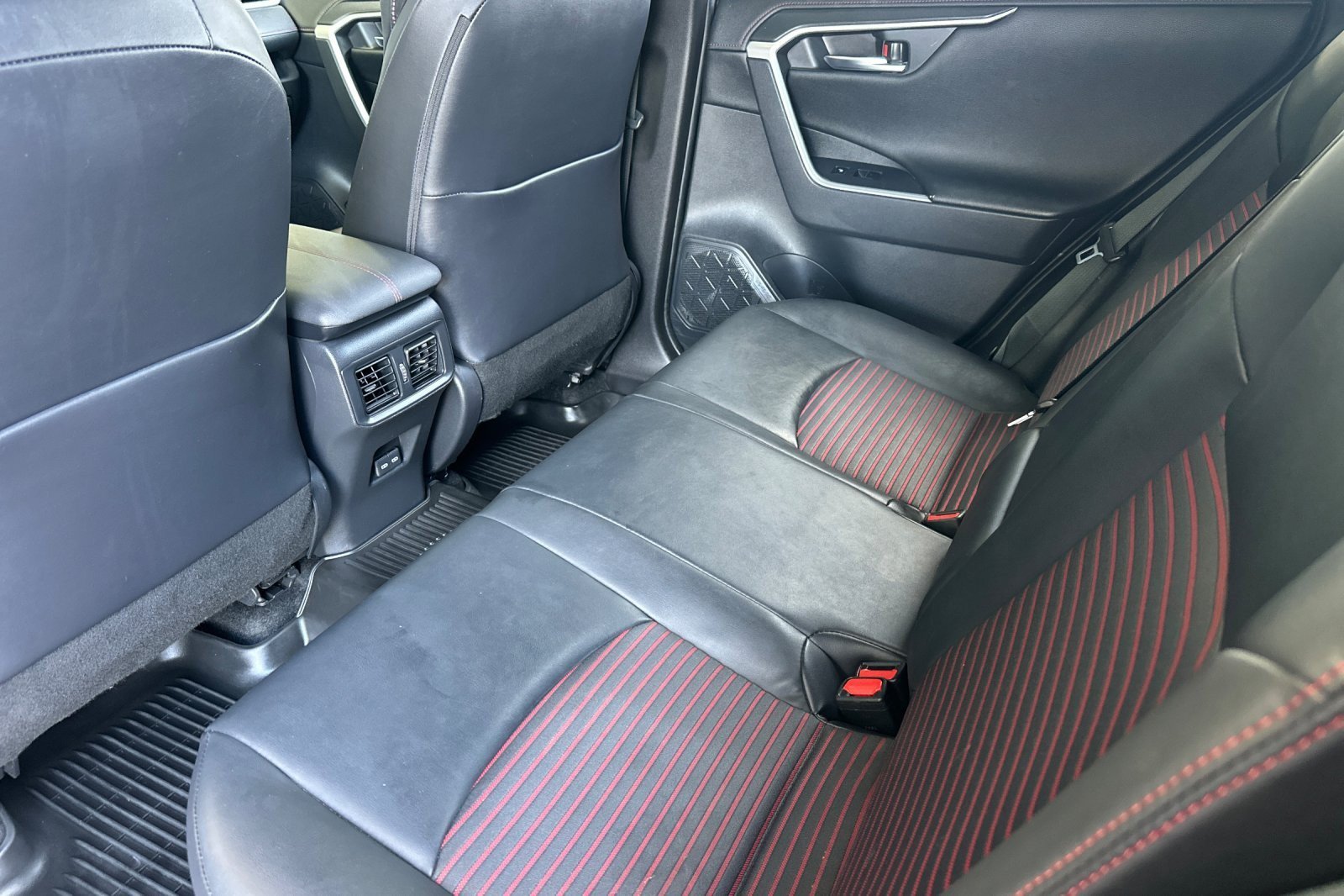 Used 2022 Toyota RAV4 XSE w/ Weather Package AWD/4WD image 11