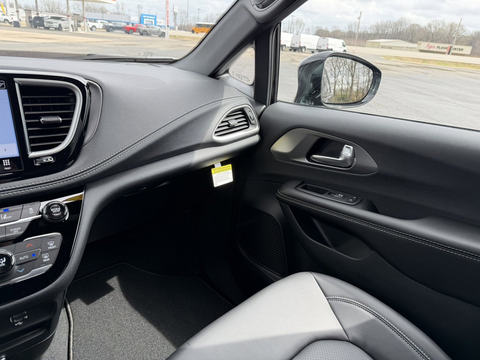 New 2026 Chrysler Pacifica Select image 29