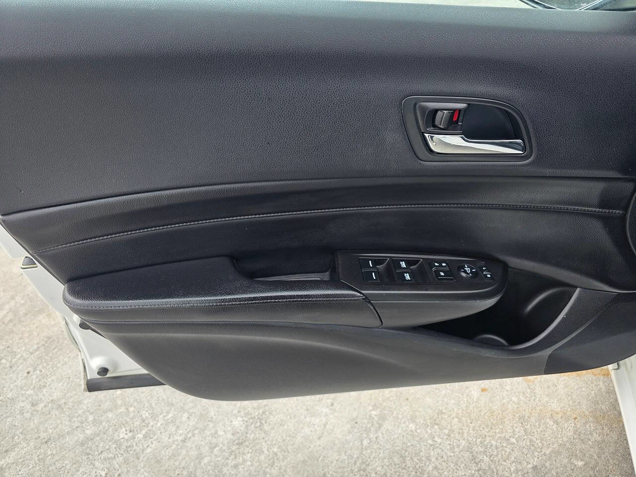 Used 2013 Acura ILX w/ Premium Package image 19