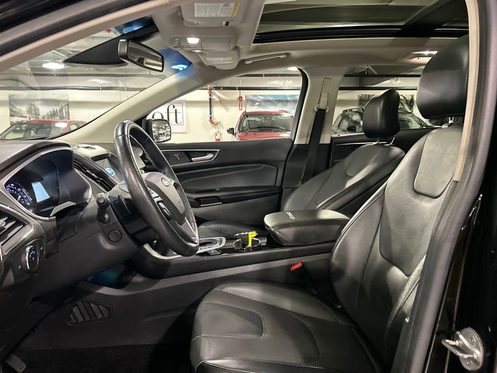 Used 2018 Ford Edge Titanium w/ Equipment Group 301A image 10
