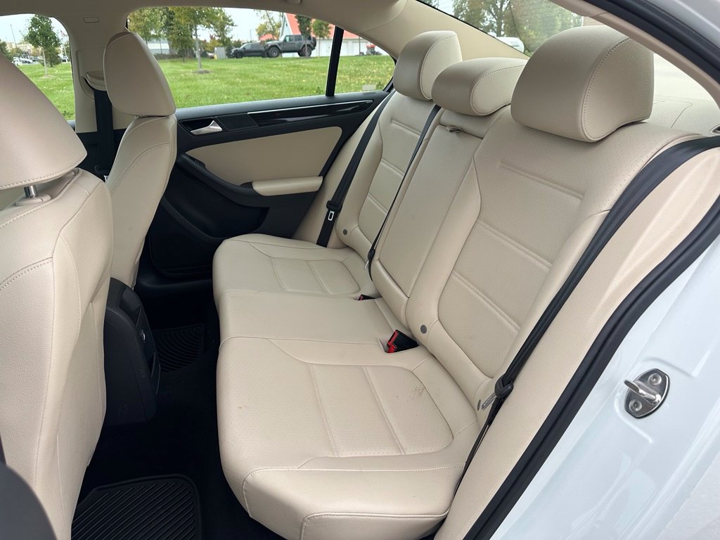 Used 2017 Volkswagen Jetta SEL FWD image 14