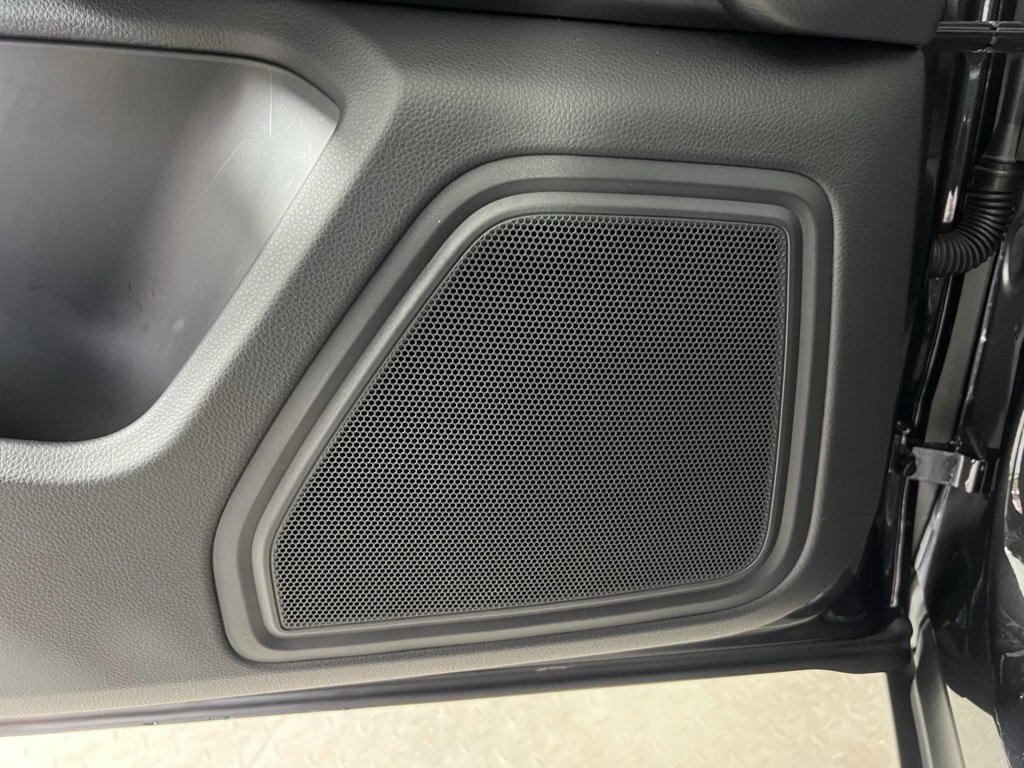 Used 2025 Porsche Macan image 29