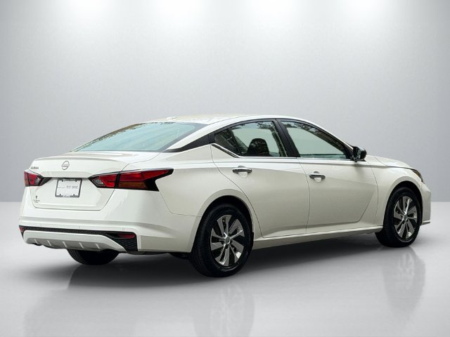 Used 2025 Nissan Altima 2.5 S FWD image 9