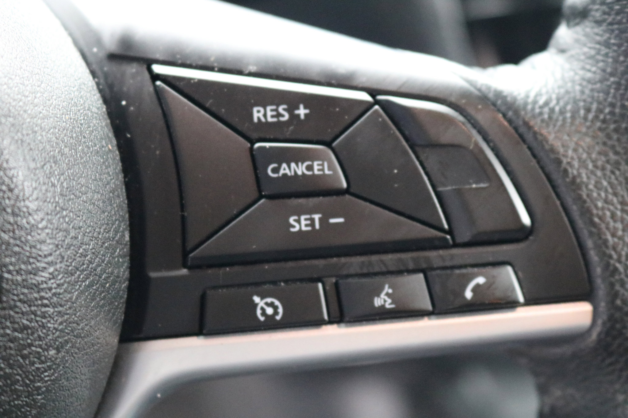 Used 2019 Nissan Rogue SV image 21