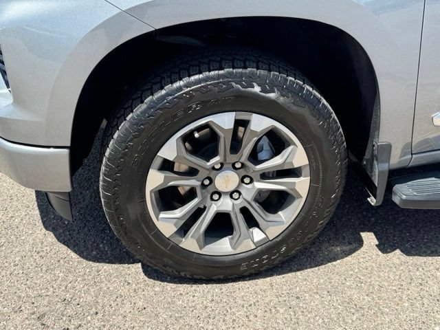 Used 2024 Chevrolet Silverado 1500 High Country w/ Technology Package AWD/4WD image 11
