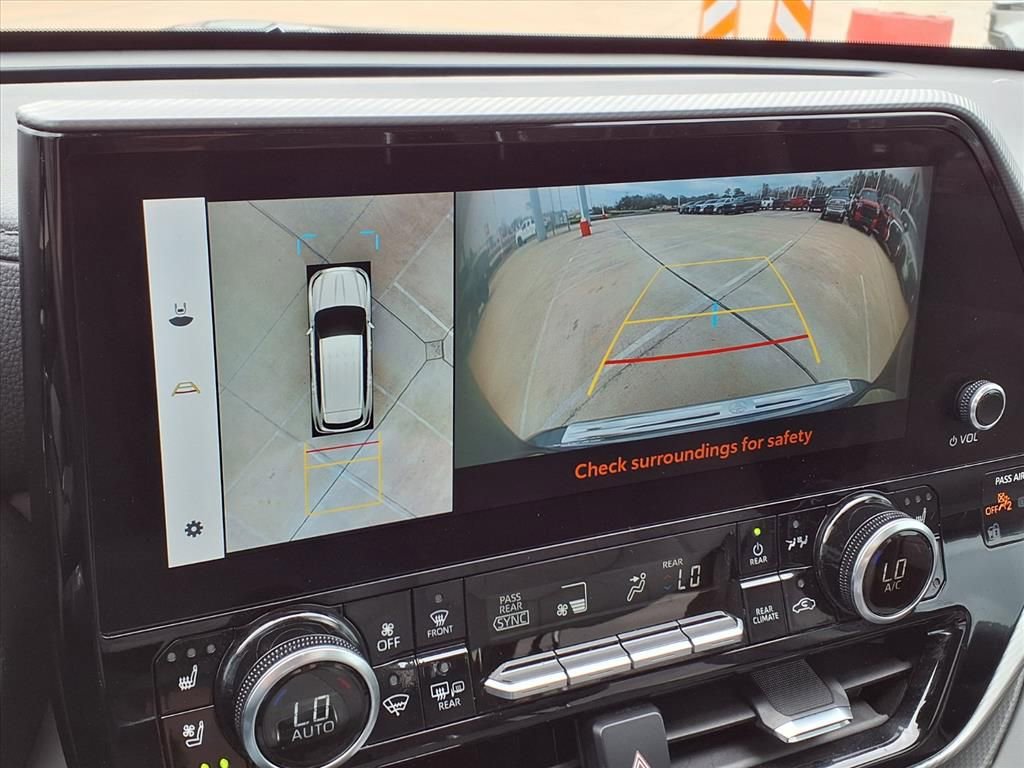 Used 2024 Toyota Highlander Platinum image 10