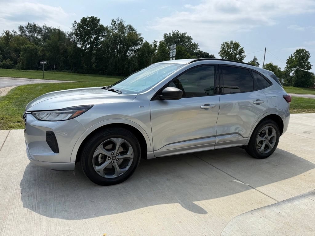 Certified 2023 Ford Escape ST-Line w/ Tech Pack #1 AWD/4WD image 8