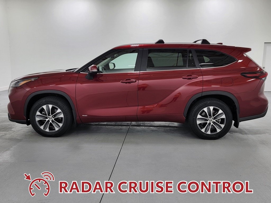 Certified 2026 Toyota Highlander XLE AWD/4WD image 5