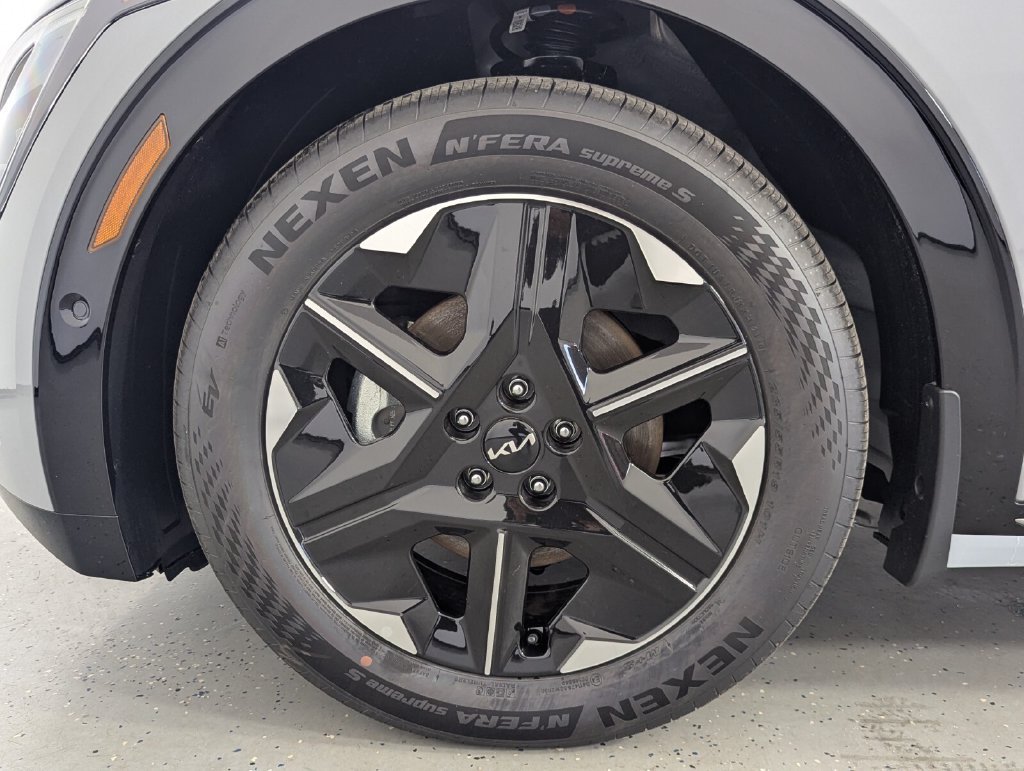 New 2026 Kia EV6 Wind RWD image 8