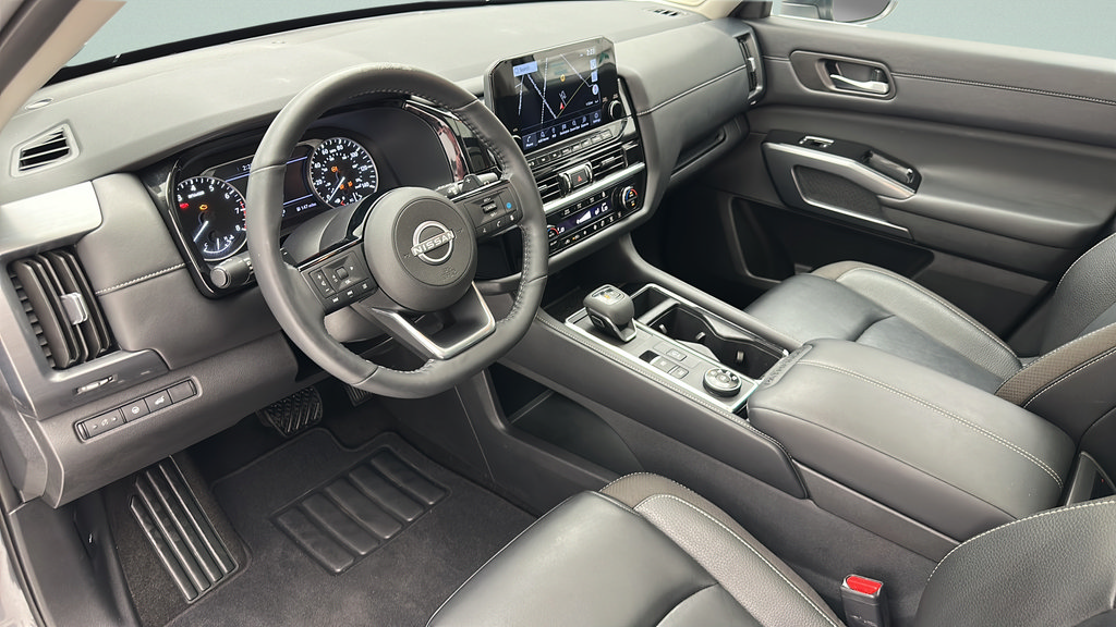 Used 2023 Nissan Pathfinder SL w/ SL Premium Package AWD/4WD image 12