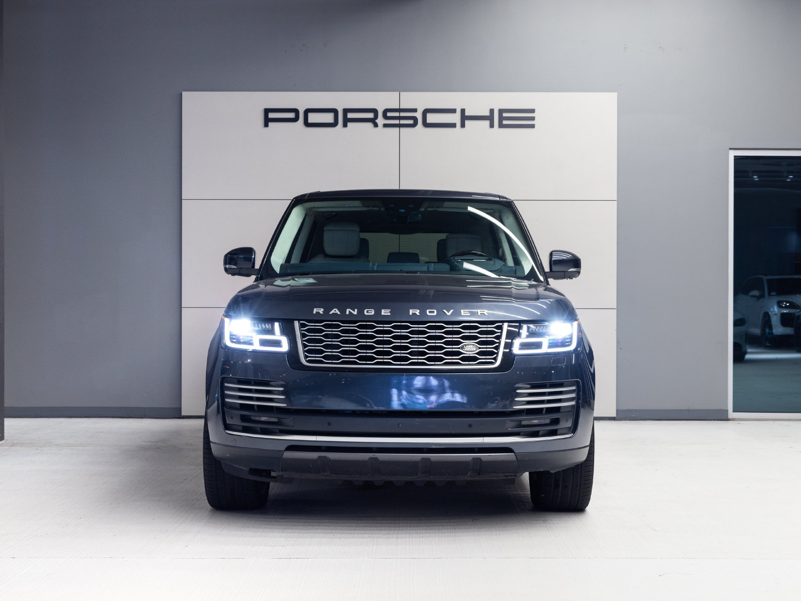 Used 2021 Land Rover Range Rover Autobiography AWD/4WD image 10