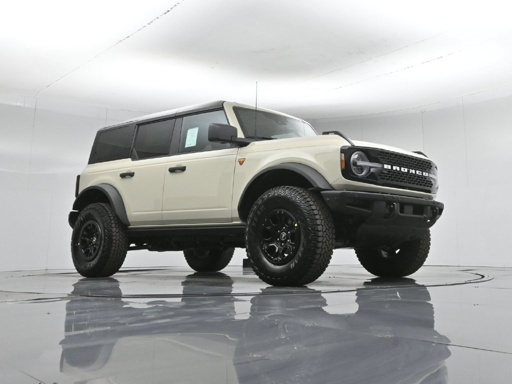 New 2026 Ford Bronco Badlands AWD/4WD image 3
