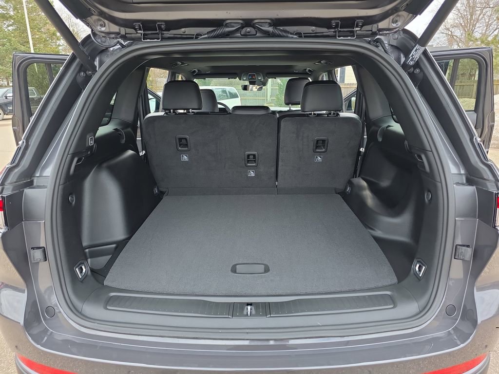 New 2026 Jeep Grand Cherokee Altitude image 12