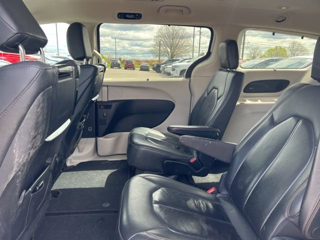 Used 2017 Chrysler Pacifica Touring-L Plus FWD image 14
