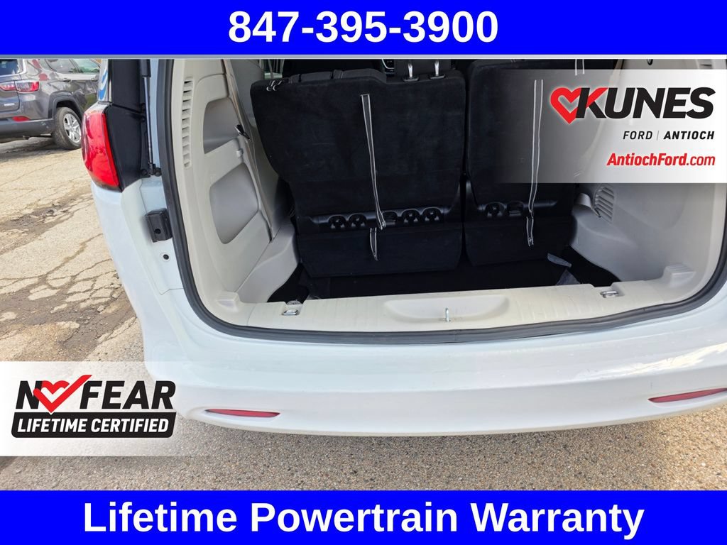 Used 2023 Chrysler Voyager LX FWD image 36