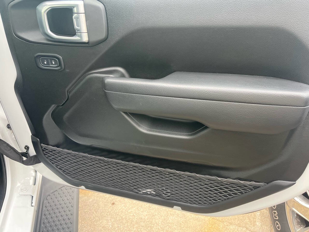 Used 2022 Jeep Gladiator Sport image 17